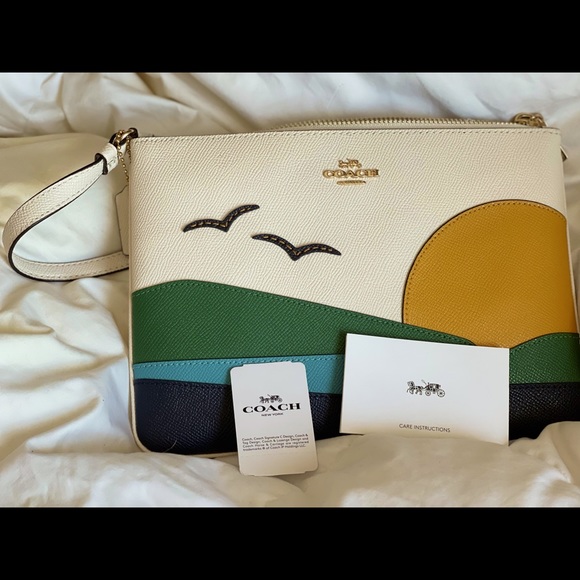 Coach Wristlet-originally $198 never been used original tag and care instruction - Picture 2 of 3